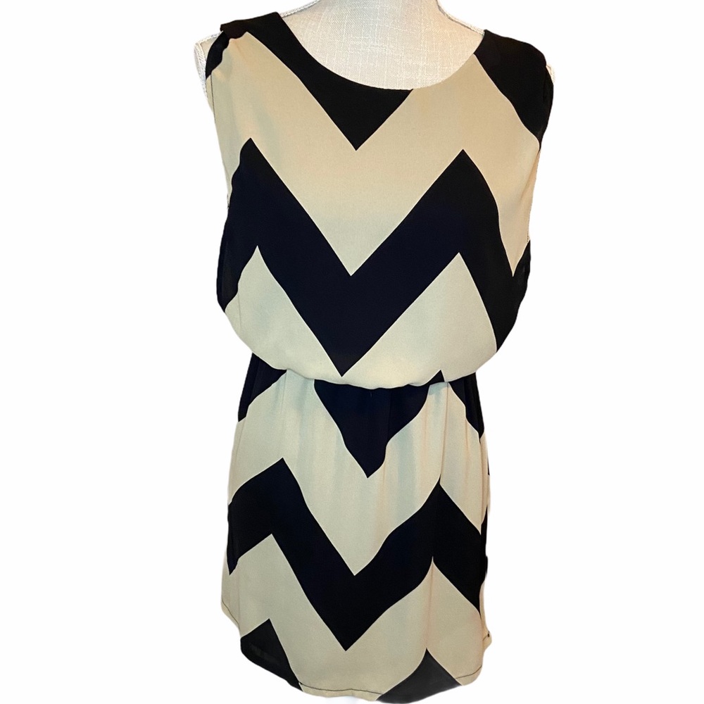 Love Culture Black & Tan Chevron Dress Size Small